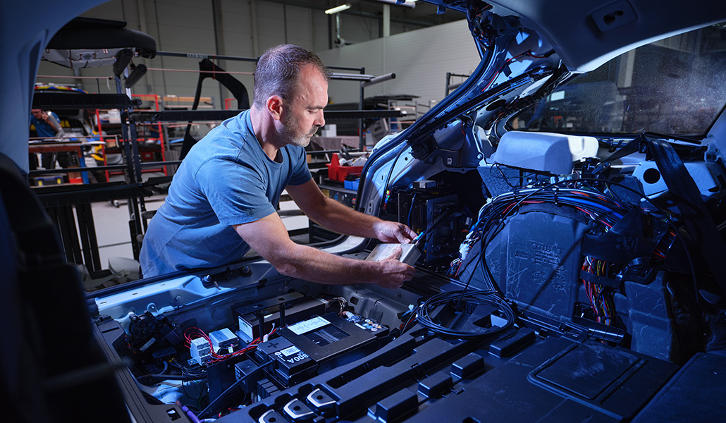 Modificatiespecialist bij ModiForce: werken aan voertuigen die ertoe doen